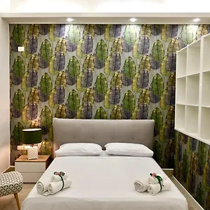 Saki , Napoli Italia