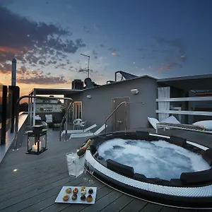 Hotel Q, Rimini